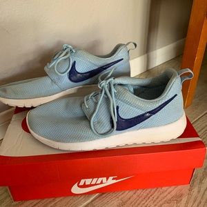 Nike Roche One Shoes